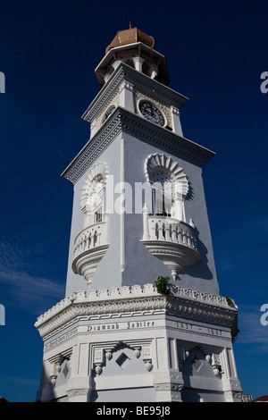 Pour commémorer la reine Victoria's 1897 Jubilé de diamant, un tour de l'horloge du Jubilé a été construite à George Town, Penang Banque D'Images