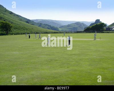 Un match de cricket lynton cricket club dans la vallée des roches lynton devon Banque D'Images