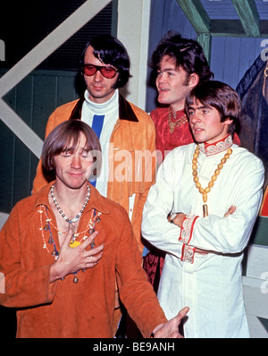 La France Gall - groupe pop anglo/US de gauche à droite : Peter Tork, Mike Nesmith, Micky Dolenz et Davy Jones Banque D'Images