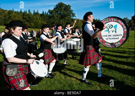 Pipes and Drums massés à la 'Muster' - Retrouvailles 2009 pour la collecte de clan à Clan Scott Bowhill House Selkirk Scotland Banque D'Images