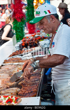 Saucisses italiennes épicées à la fête de San Gennaro Festival dans la Petite Italie de New York City Banque D'Images