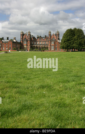 Situé à Siddington, Capesthorne Hall est un bâtiment du xviiie siècle de style jacobéen maison seigneuriale et est un bâtiment classé Grade II*. Banque D'Images