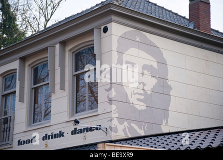 Une image de Che Guevara sur la façade d'une barre à la mer du Nord Ville de Renesse. Banque D'Images