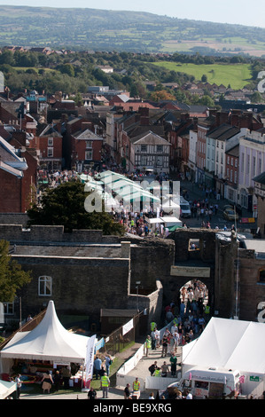 Ludlow Food Festival vu de Ludlow Castle, Shropshire UK Banque D'Images
