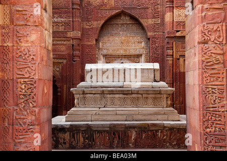 Iltutmish tombe à Qutb Minar à Delhi Inde Banque D'Images