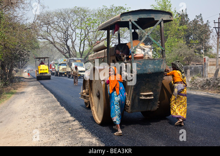 La construction routière en Malda au Bengale en Inde Banque D'Images
