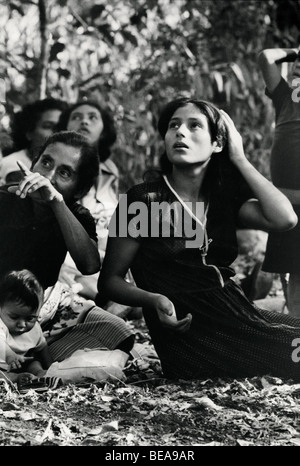 Jeune femme guerillas el Salvador Photo Stock - Alamy