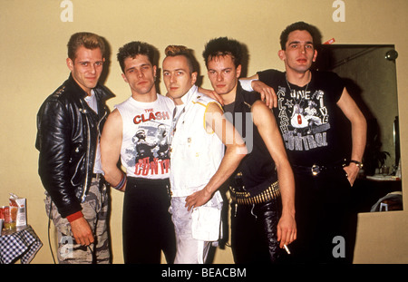 CLASH - groupe punk britannique de 1979 avec Joe Strummer en blanc Banque D'Images