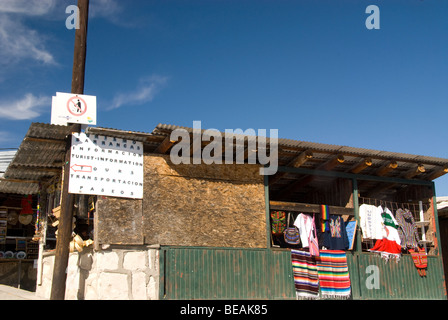 Les Indiens Tarahumara magasins à Divisadero gare, Chihuahua, Mexique Banque D'Images
