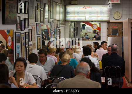 Schwartz's Restaurant est célèbre à Montréal Canada Banque D'Images