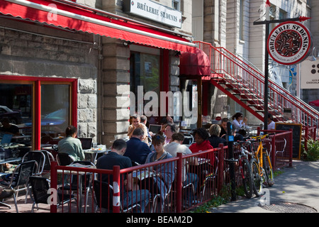 Café sur la Rue St Dennis à Montréal Canada Banque D'Images