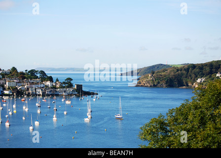 Le village de Cornouailles polruan sur l'embouchure de l'estuaire de Fowey, Cornwall, uk Banque D'Images