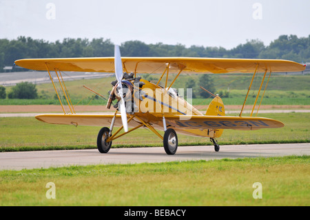 Vintage PT-17 roulage étant prêt pour le décollage Banque D'Images