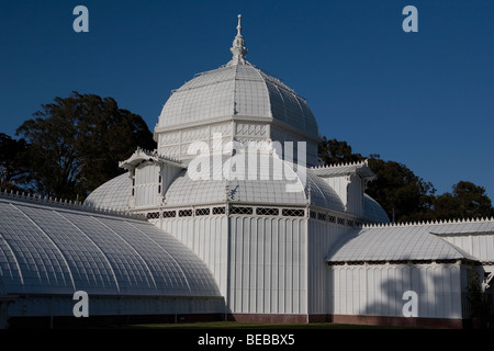 Les émissions dans un parc, Conservatoire des fleurs, Golden Gate Park, San Francisco, California, USA Banque D'Images