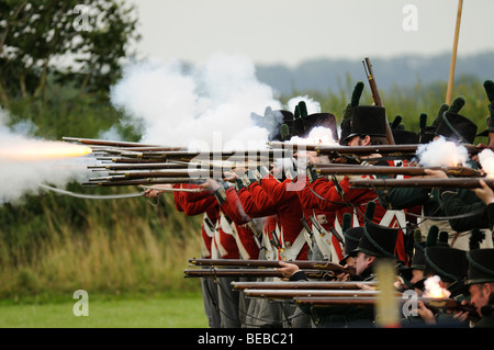 Démonstration de tir au fusil à un événement de reconstitution historique Banque D'Images