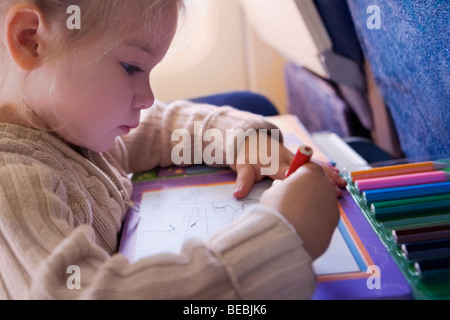 Un coloriage de fille de bébé photo Banque D'Images