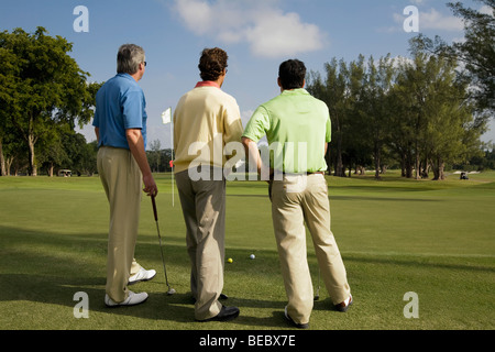 Golfeur trois debout dans un terrain de golf, Biltmore Golf Course, Coral Gables, Florida, USA Banque D'Images