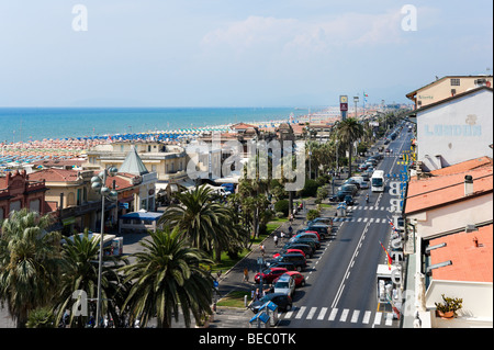 Vue sur la station balnéaire de Viareggio, Riviera toscane, Toscane, Italie Banque D'Images