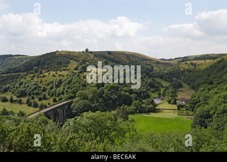 Monsal Dale Derbyshire Peak District National Park Angleterre Royaume-Uni, Monsal Viaduct River Wye Valley Banque D'Images