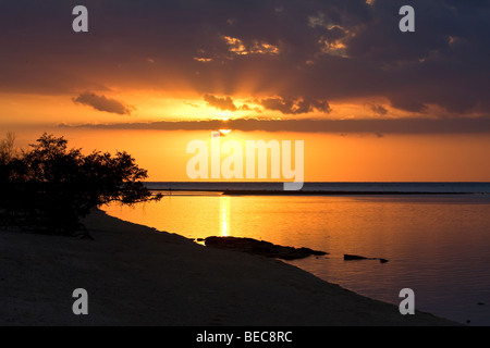 Paysage Pittoresque. Coucher de soleil à l'île de Gili Meno. Lombok, Indonésie. En Asie du sud-est Banque D'Images