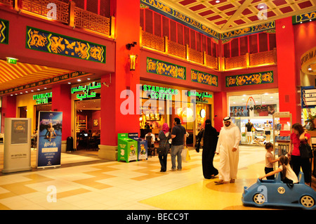 Magasin Starbucks dans la partie chinoise de l'Ibn Battuta Mall, galerie marchande, Dubaï, Émirats arabes unis, France, Moyen Orient, O Banque D'Images