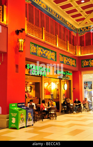 Magasin Starbucks dans la partie chinoise de l'Ibn Battuta Mall, galerie marchande, Dubaï, Émirats arabes unis, France, Moyen Orient, O Banque D'Images