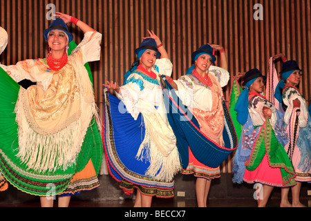 Ballet folklorique équatorienne, Ballet Folclorico Nacional, Quito, Ecudor Banque D'Images