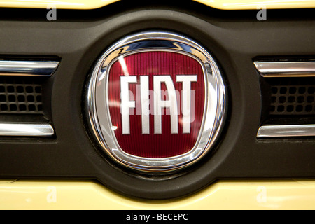 Fiat emblème sur une voiture Banque D'Images