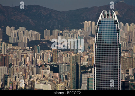 Vue depuis Honkong Peak sur Kowloon, avec l'International Finance Centre II en premier plan, Hongkong, Chine Banque D'Images