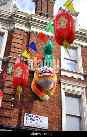 Lanternes chinoises, Wardour Street, Chinatown, Soho, City of Westminster, London, England, United Kingdom Banque D'Images