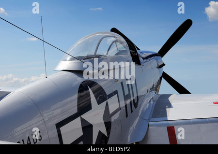 ST LOUIS - 20 juin : A North American P-51 Mustang illustré à la Creve Coeur Airport de Saint Louis, MO le 20 juin 2008 Banque D'Images