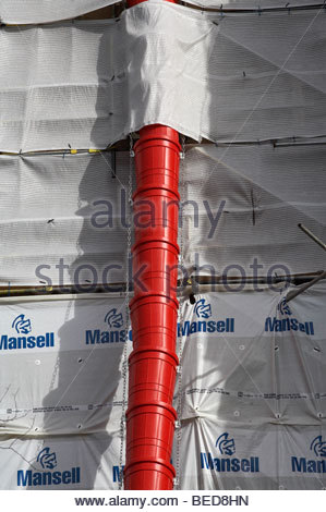 Chute à déchets de chantier Banque D'Images