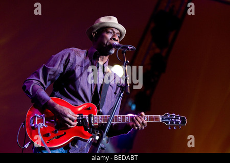 Keb' Mo', US-chanteur de blues américain, le guitariste et compositeur, live au Blue Balls Festival dans la salle de concert du KKL Lu Banque D'Images