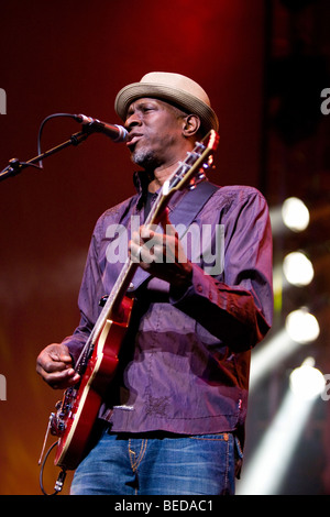 Keb' Mo', US-chanteur de blues américain, le guitariste et compositeur, live au Blue Balls Festival dans la salle de concert du KKL Lu Banque D'Images