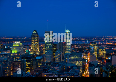 Skyline du centre-ville de Montréal de nuit Banque D'Images