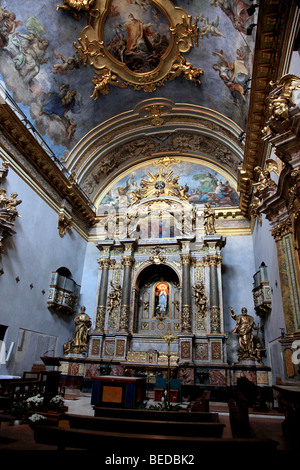 Intérieur de l'église de Santa Maria sopra Minerva en Assisi Italie Banque D'Images