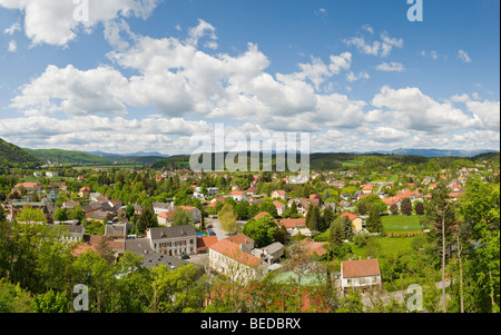 Vue sur la ville de Pitten, Basse-Autriche, Autriche, Europe Banque D'Images