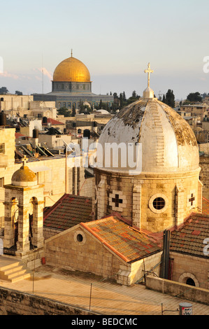 Vue sur le centre historique de la ville de Jérusalem avec le dôme du Rocher, d'Israël, le Proche Orient, Orient Banque D'Images