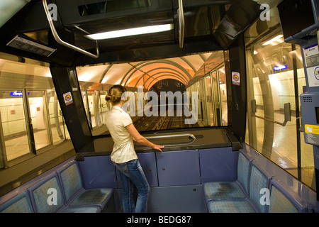 PARIS FRANCE Métro METEOR Banque D'Images