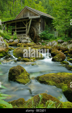 Ancien moulin au Gollinger Cascade, Golling, Salzbourg, Autriche, Europe Banque D'Images