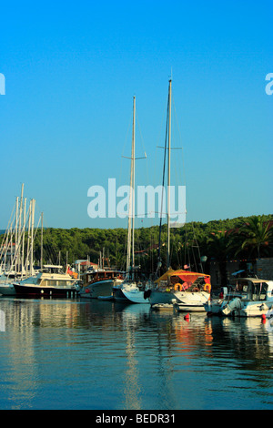 Dans Marina Vrboska sur l''île de Hvar, Croatie Banque D'Images