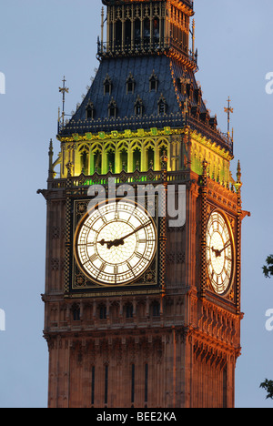 BIG BEN PHOTOGRAPHIÉ AU CRÉPUSCULE À LONDRES Banque D'Images