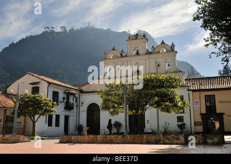 Église Nuestra Señora de las aguas et Monserrate Mountain, Bogota, Kolumbien, Suedamerika Banque D'Images