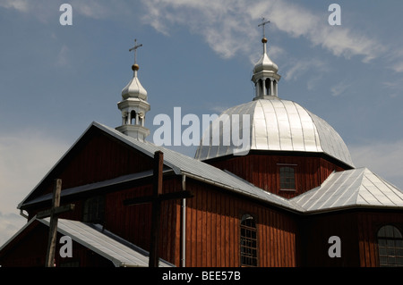 En bois ancienne église catholique grecque, Szczutków, Pologne, Voïvodie Basses-carpates Banque D'Images