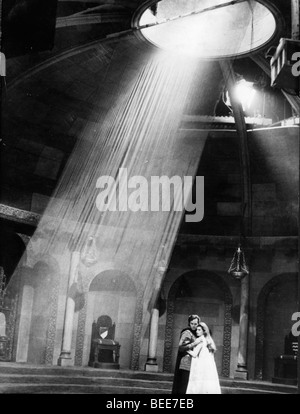 Charlton Heston acteur et actrice Sophia Loren dans une scène de 'El Cid' Banque D'Images