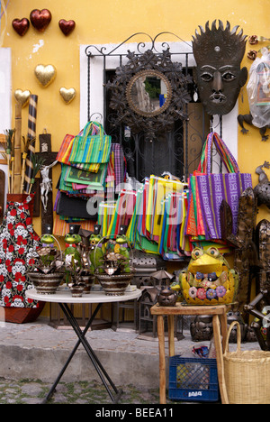 Magasin d'artisanat mexicain à San Miguel de Allende, Guanajuato, Mexique Banque D'Images
