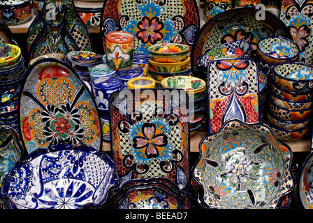 Poteries Talavera colorés de Guanajuato en vente à San Miguel de Allende, Mexique Banque D'Images