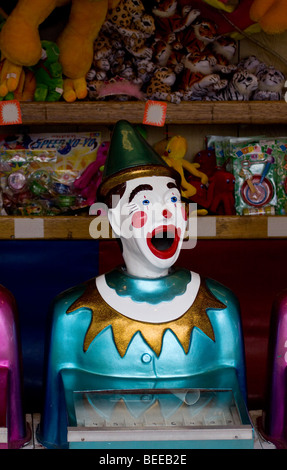 La bouche ouverte à la foire jeux clown Banque D'Images