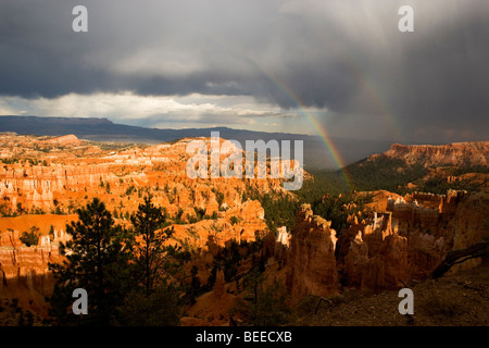 Arc-en-ciel sur Bryce Canyon, Utah Banque D'Images