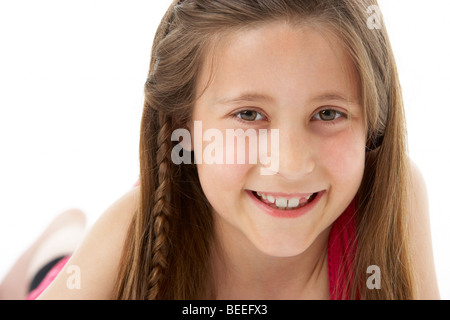 Studio Portrait of Smiling Girl Banque D'Images